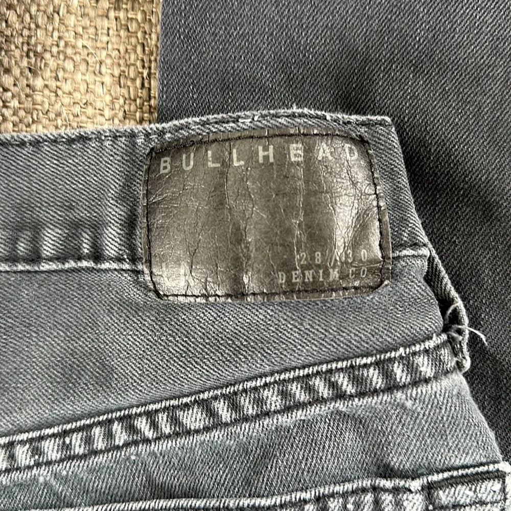 Bullhead Denim Co. Gravel Black Faded Wash Straight Slim Jeans Men's Size 28x30
